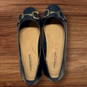 Navy ballet flats silver buckle toe. London Fog Collection 7 EUC‎